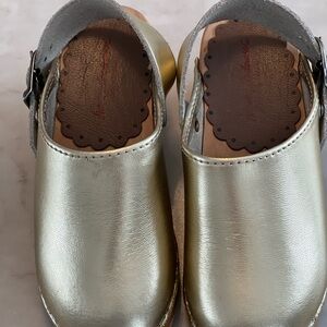 Hanna Anderson Clogs